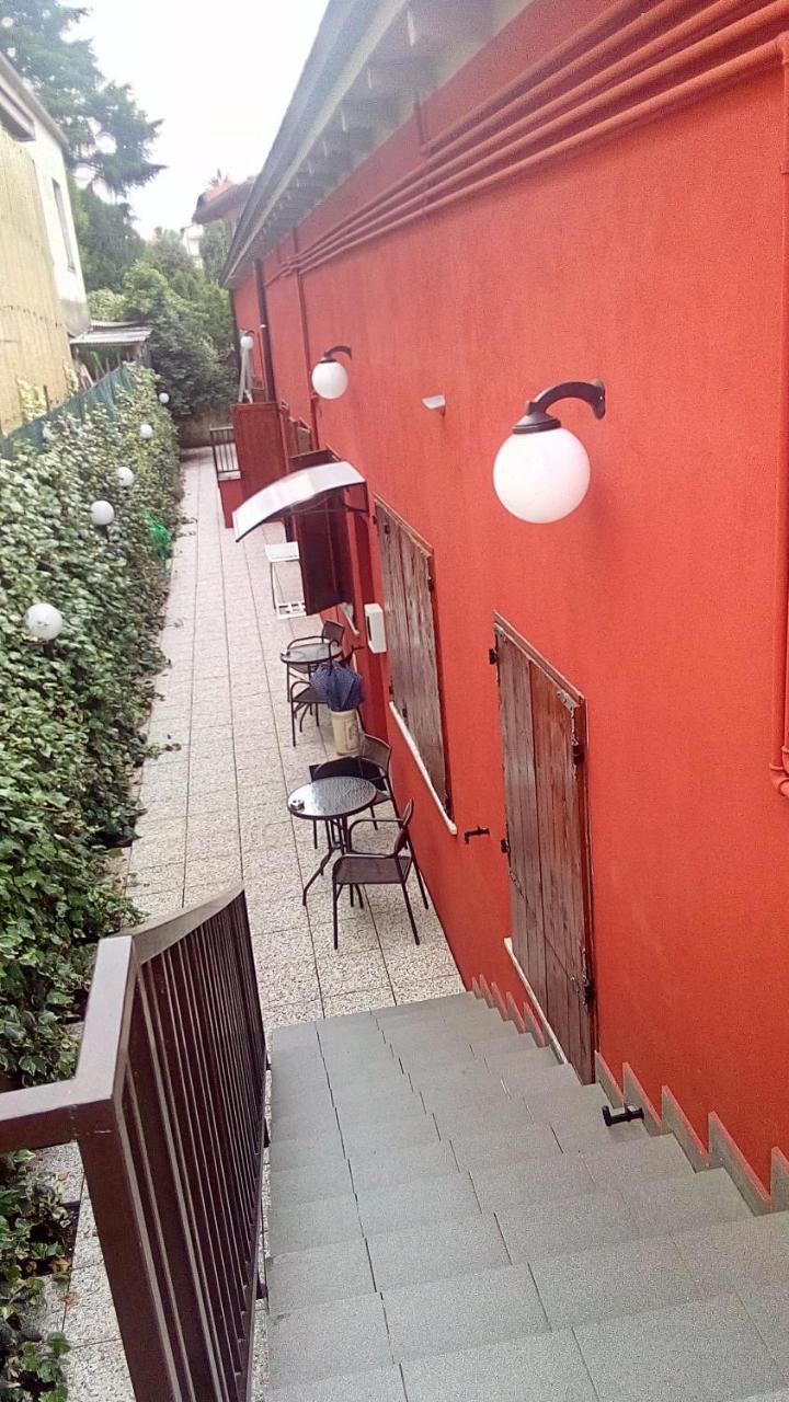 Aparthotel Il Gelsomino Cantù Exterior foto